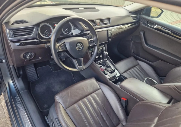 Skoda Superb cena 120000 przebieg: 111600, rok produkcji 2017 z Koluszki małe 106